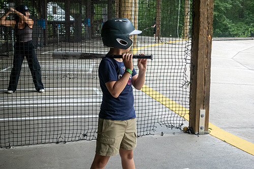 Niño jugando Beisbol en Estados Unidos